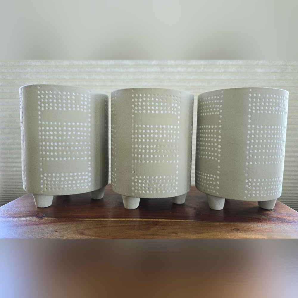 Ceramic containers